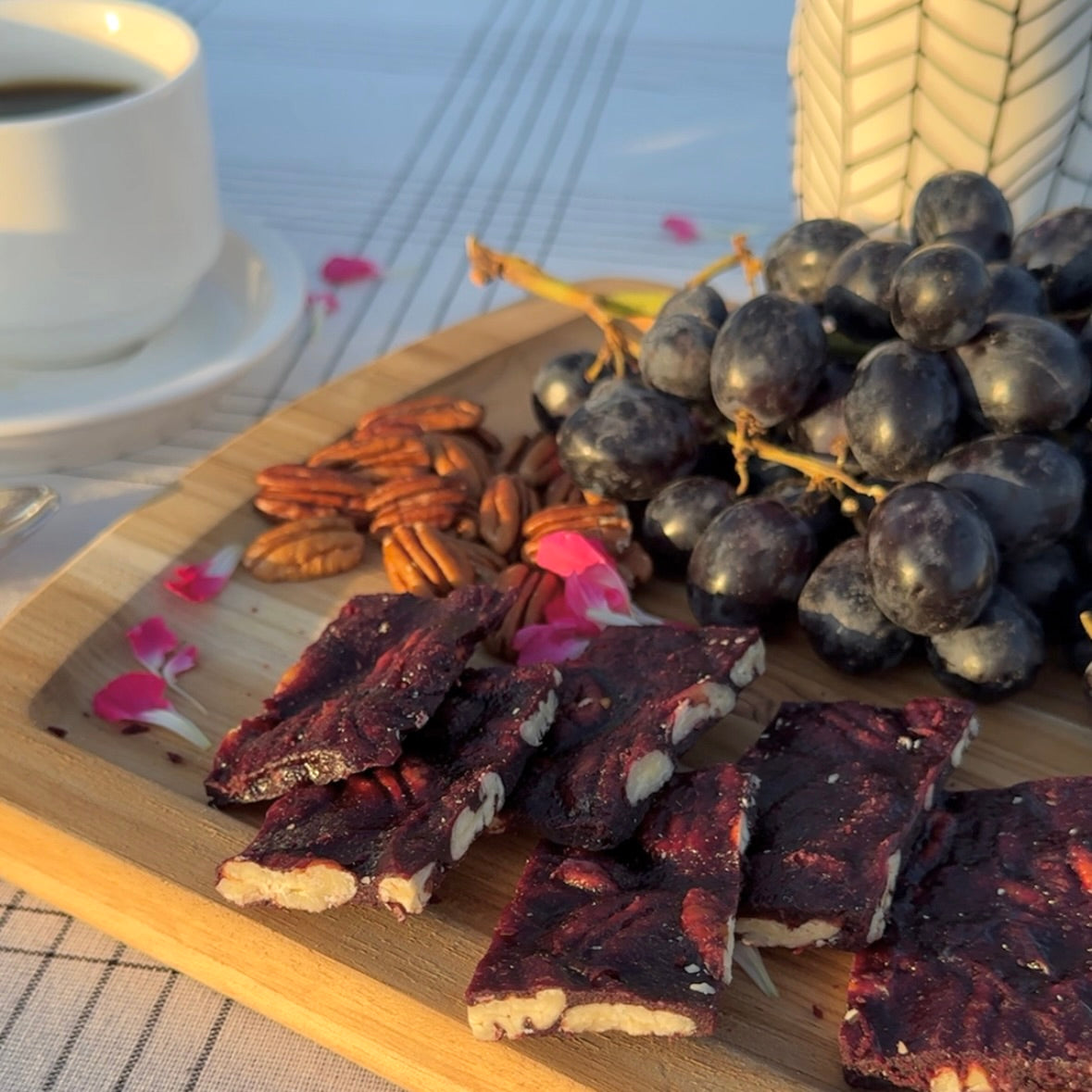 Vinnuti - Grape & Pecan Treat